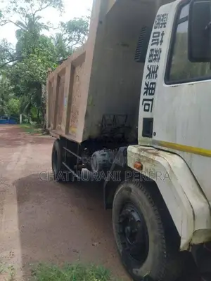 Ashok-Leyland Tipper 2017 Lorry (Used)
