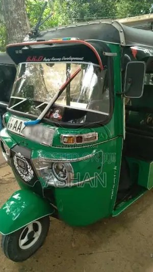 Bajaj 4 Stroke 2015 Three Wheel (Used)