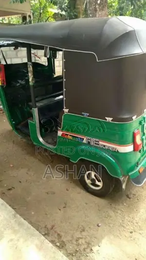 Bajaj 4 Stroke 2015 Three Wheel (Used)