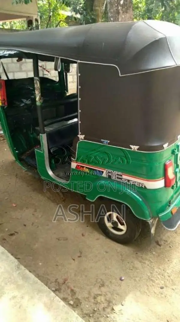 Bajaj 4 Stroke 2015 Three Wheel (Used)