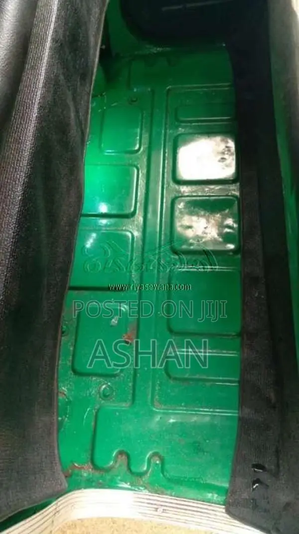 Bajaj 4 Stroke 2015 Three Wheel (Used)