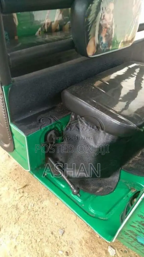 Bajaj 4 Stroke 2015 Three Wheel (Used)