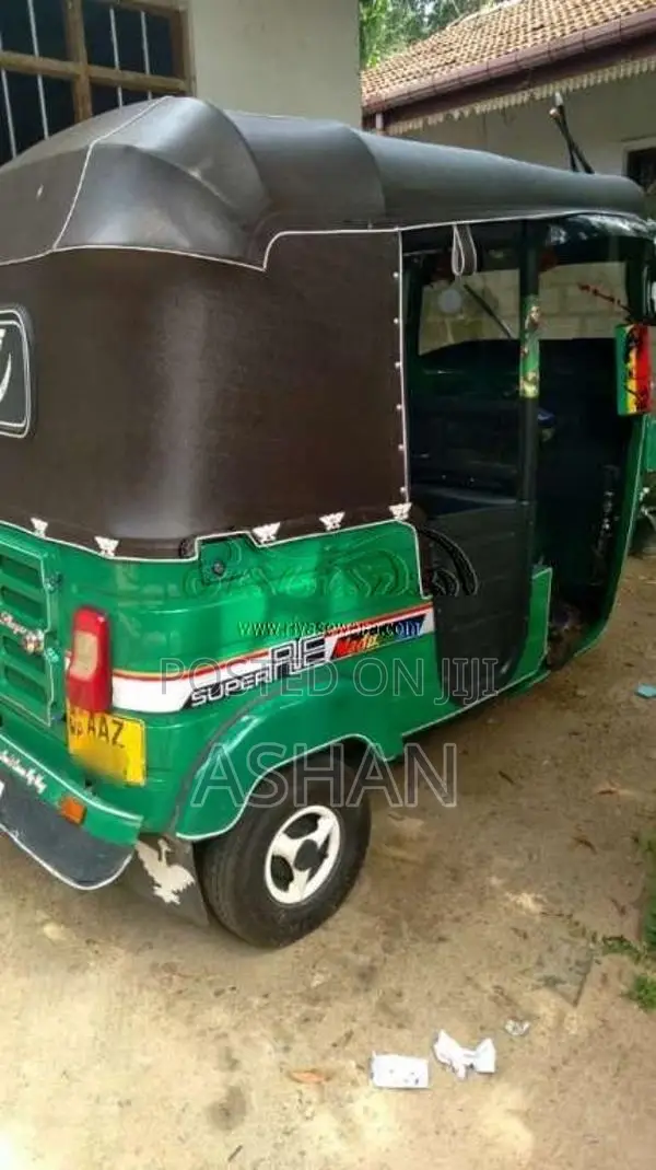 Bajaj 4 Stroke 2015 Three Wheel (Used)