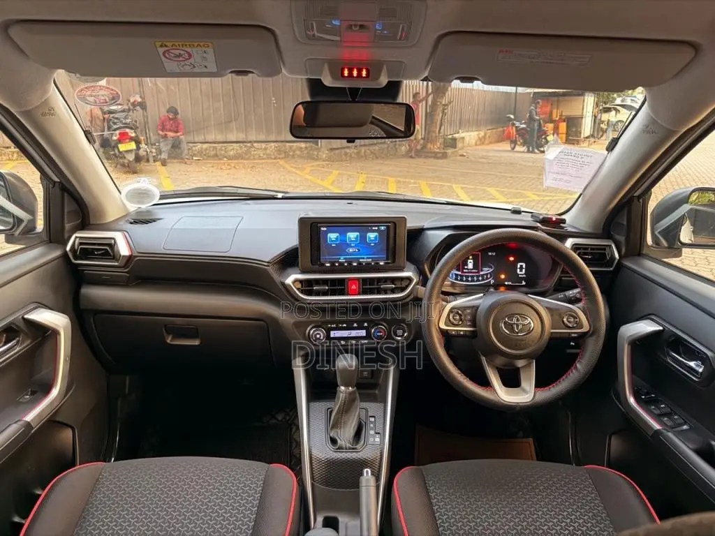 Toyota Raize 2025 SUV (Used)