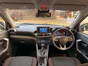Toyota Raize 2025 SUV (Used)