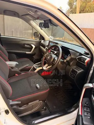 Toyota Raize 2025 SUV (Used)