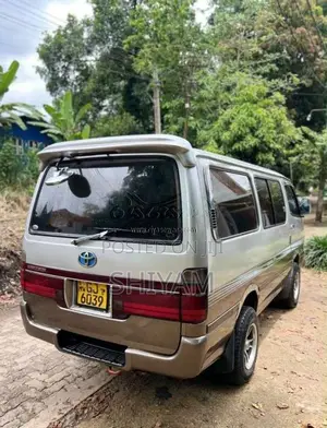 Toyota HIACE 1996 Van (Used)