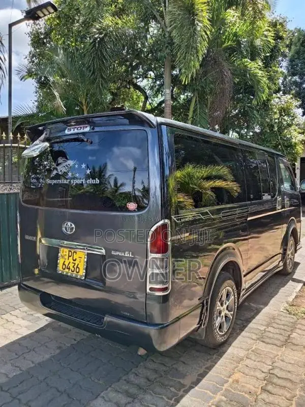 Toyota KDH Super GL 2006 Van (Used)