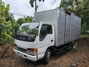 Isuzu Full Body 14.5 1992 Lorry (Used)