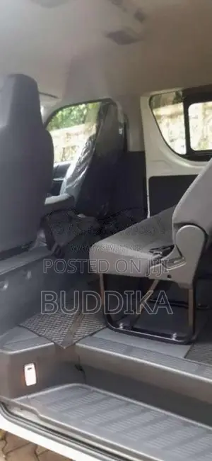 Toyota KDH 2025 Van (Used)