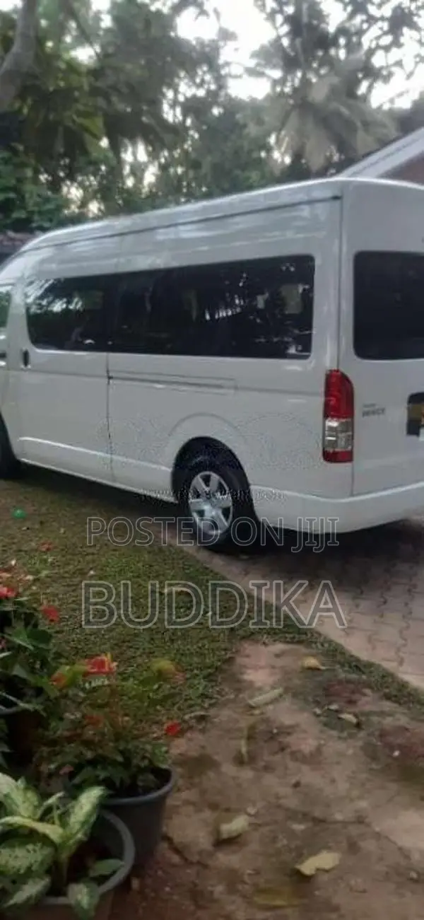 Toyota KDH 2025 Van (Used)
