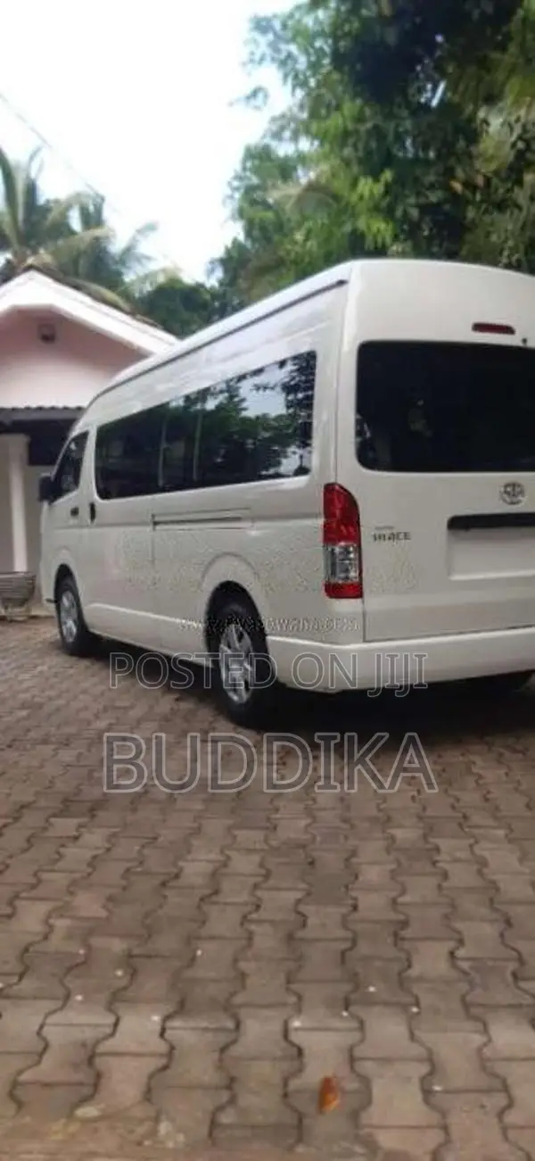 Toyota KDH 2025 Van (Used)