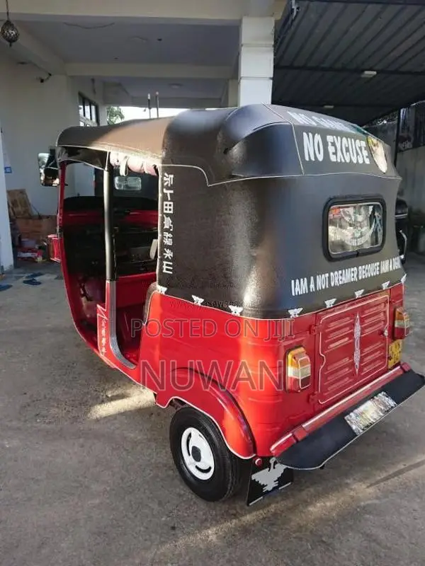 Bajaj 4 stroke 2011 Three Wheel (Used)