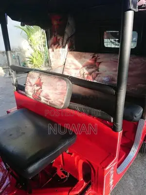 Bajaj 4 stroke 2011 Three Wheel (Used)