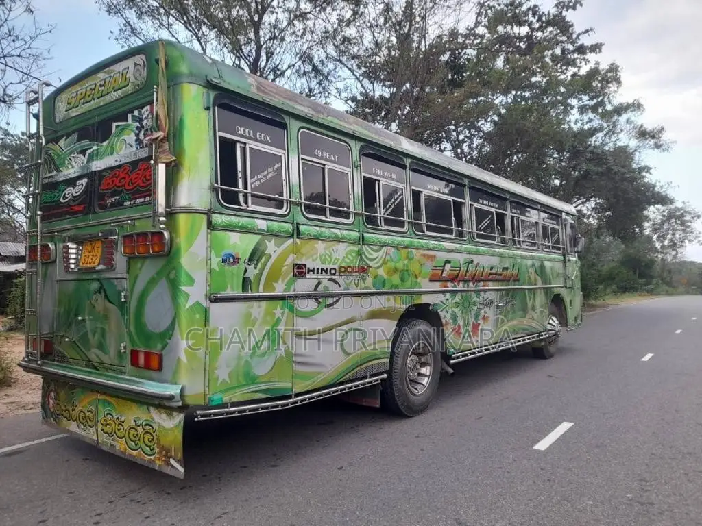 Ashok-Leyland Viking 2004 Bus (Used)