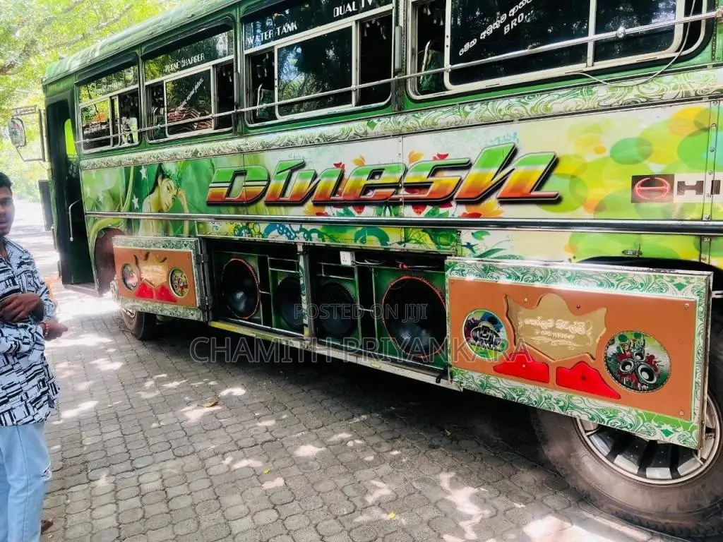Ashok-Leyland Viking 2004 Bus (Used)
