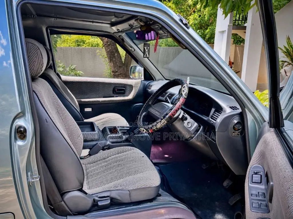 Toyota Lotto 1998 Van (Used)