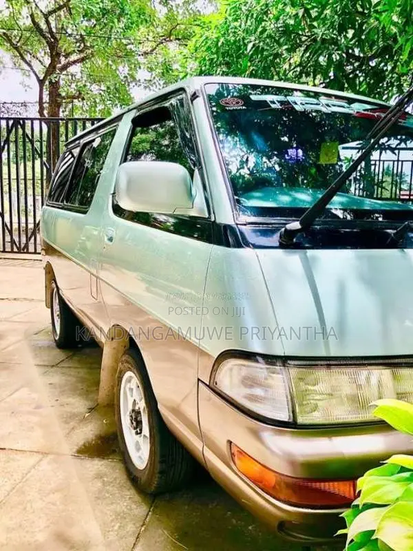 Toyota Lotto 1998 Van (Used)