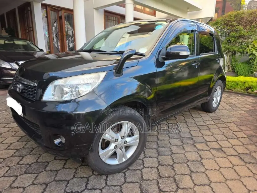 Toyota Rush 2012 SUV (Used)