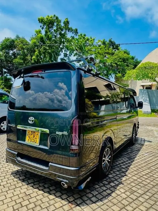 Toyota KDH 200 2012 Van (Used)