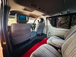 Toyota KDH 200 2012 Van (Used)