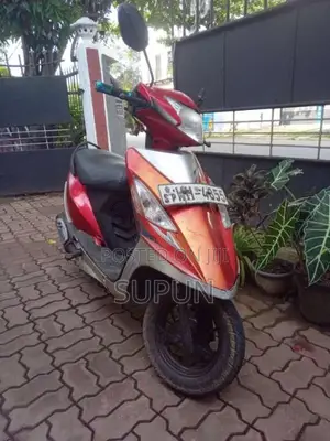 TVS Scooty Streak 2011 Motorbike (Used)