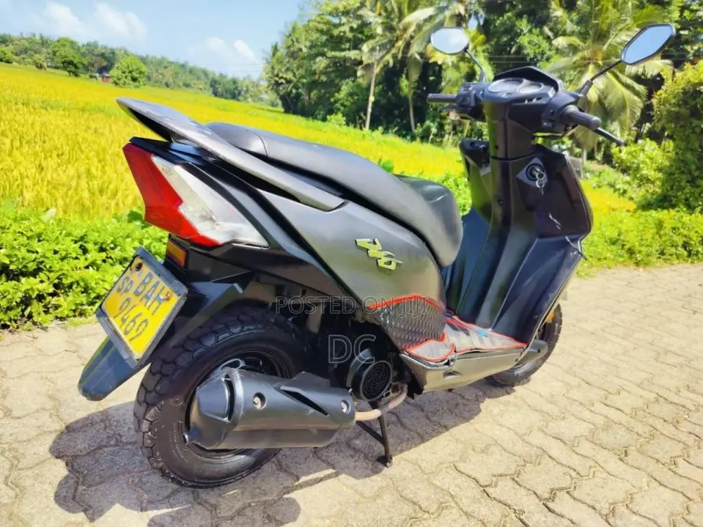 Honda Dio 2013 Motorbike (Used)