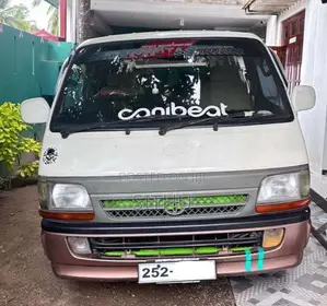 Toyota Dolphin 1993 Van (Used)