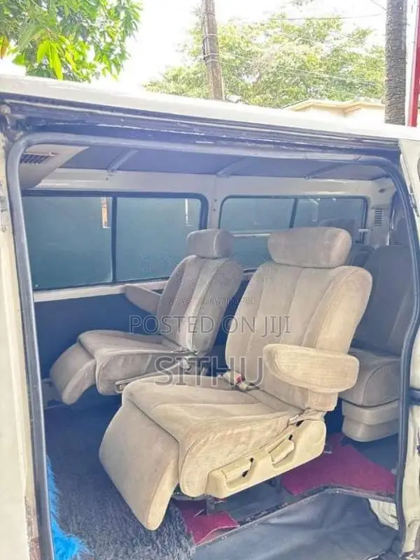 Toyota Dolphin 1993 Van (Used)