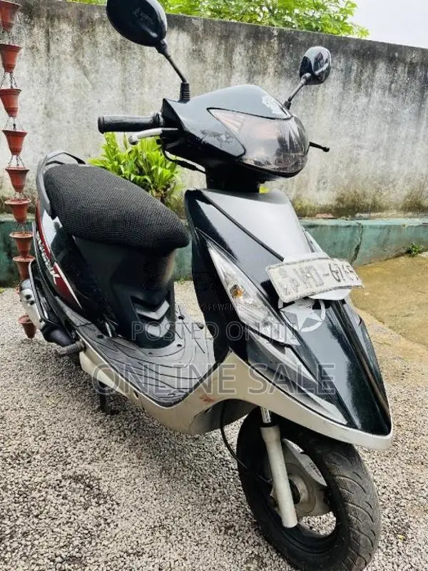 TVS Scooty Streak 2011 Motorbike (Used)
