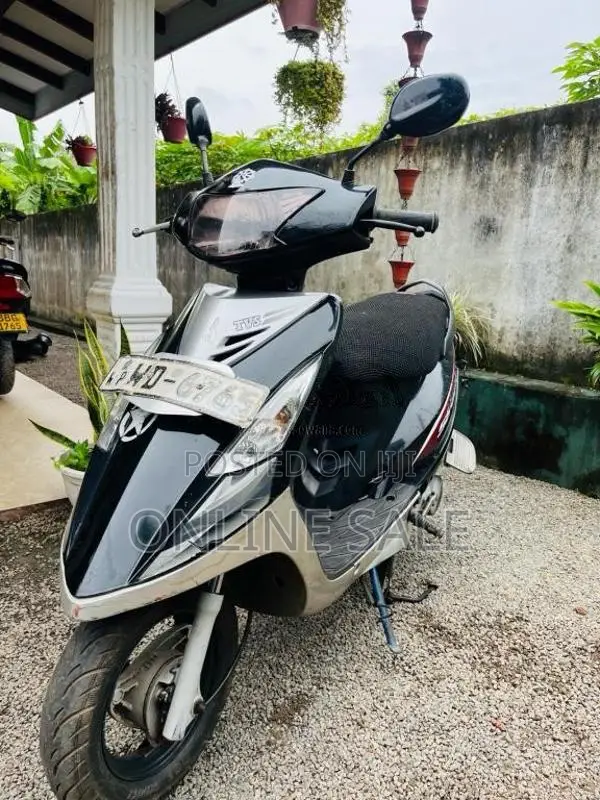 TVS Scooty Streak 2011 Motorbike (Used)