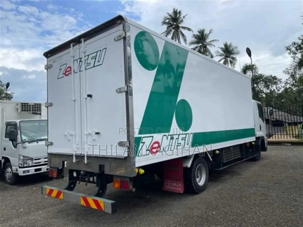 Isuzu Forward 2016 Lorry (Used)