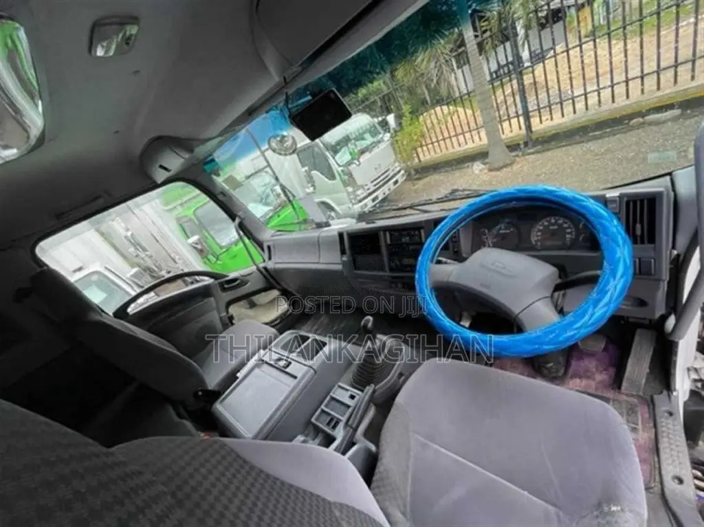 Isuzu Forward 2016 Lorry (Used)