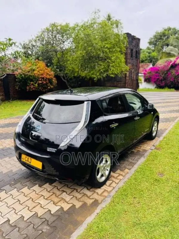 Nissan Leaf 2012 Car (Used)
