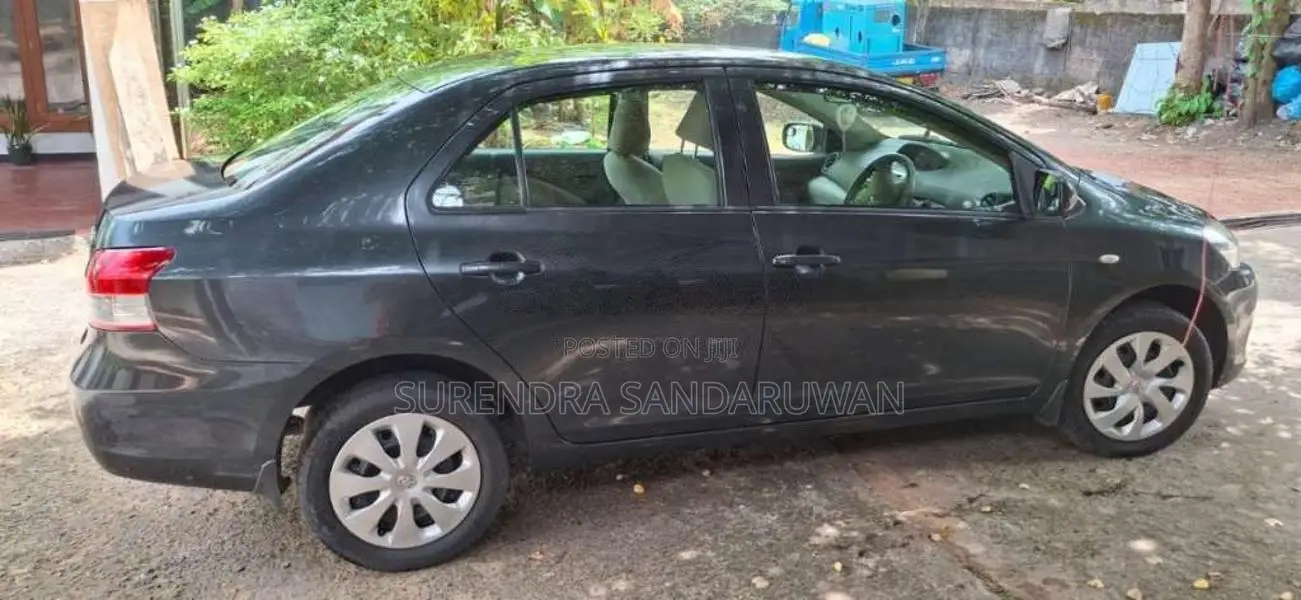 Toyota Yaris 2011 Car (Used)