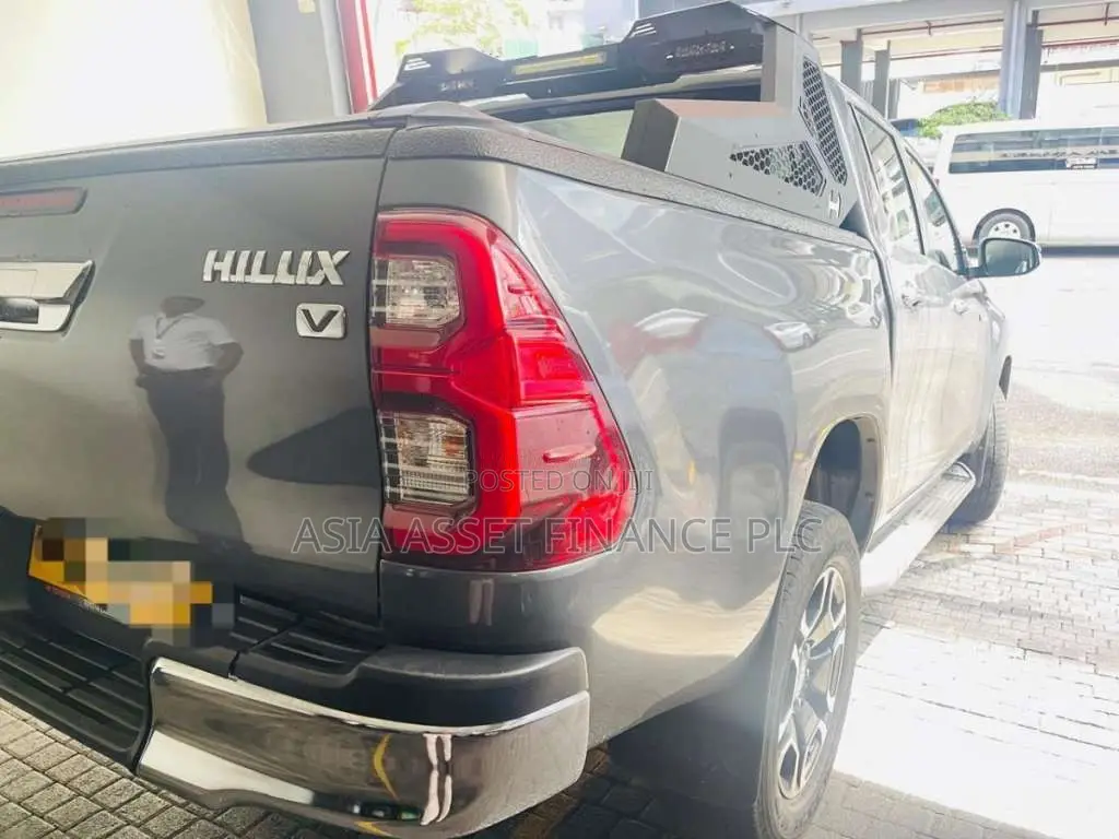 Toyota Hilux 2025 Pickup (Used)