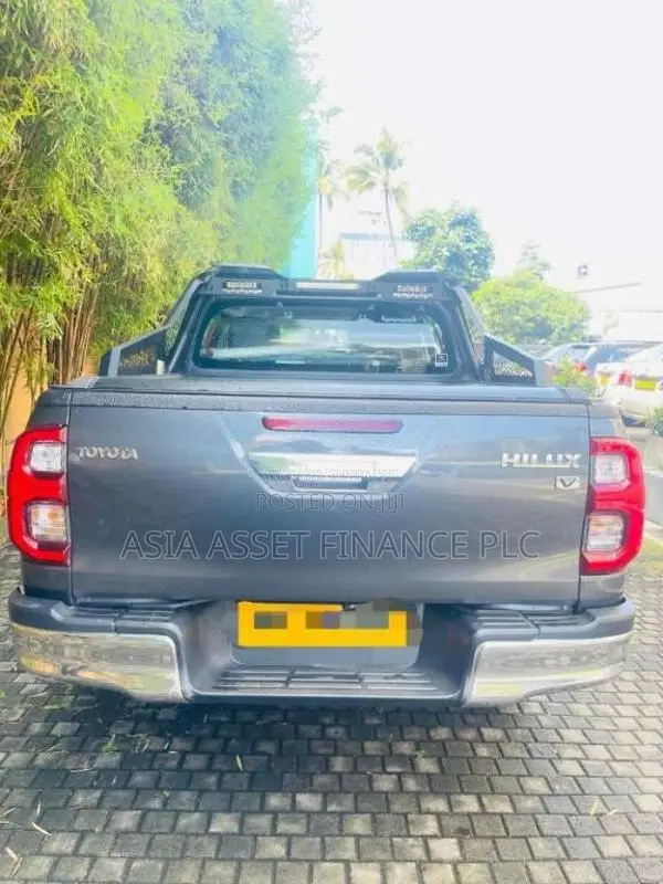 Toyota Hilux 2025 Pickup (Used)