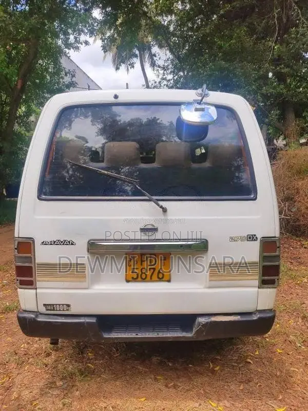 Nissan Caravan 2001 Van (Used)