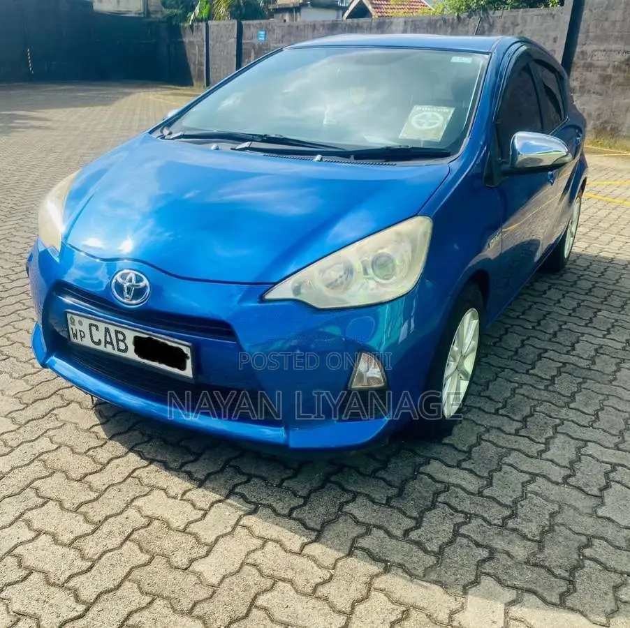 Toyota Aqua 2012 Car (Used)