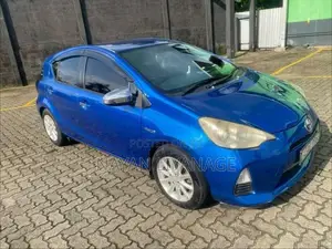 Toyota Aqua 2012 Car (Used)