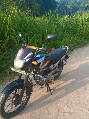 Bajaj CT-100 2004 Motorbike (Used)