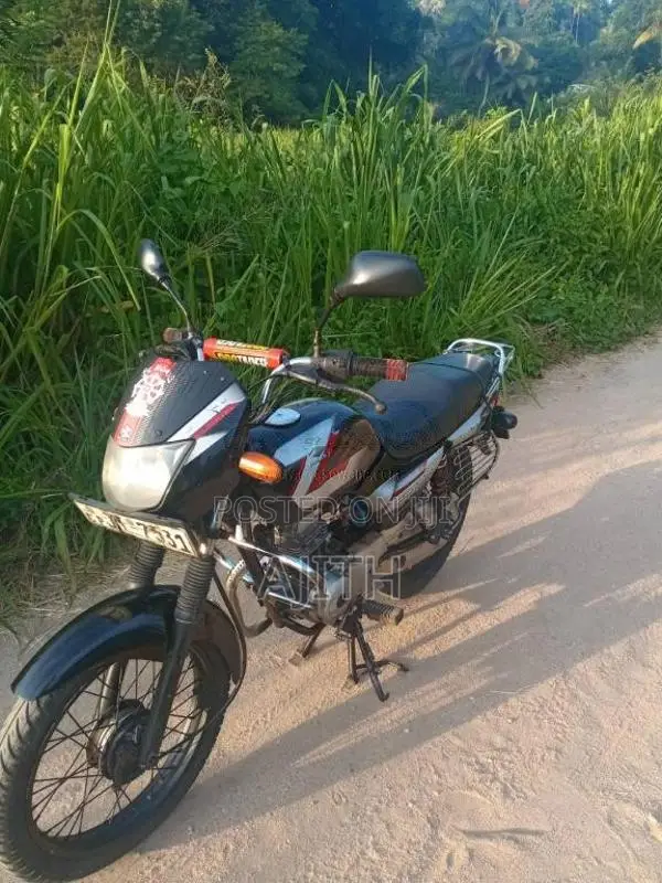 Bajaj CT-100 2004 Motorbike (Used)