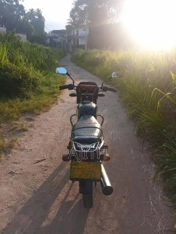 Bajaj CT-100 2004 Motorbike (Used)
