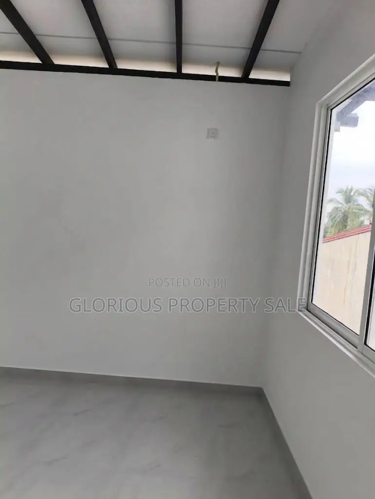 4bdrm House in Bangalawaththa, Kadawatha for sale