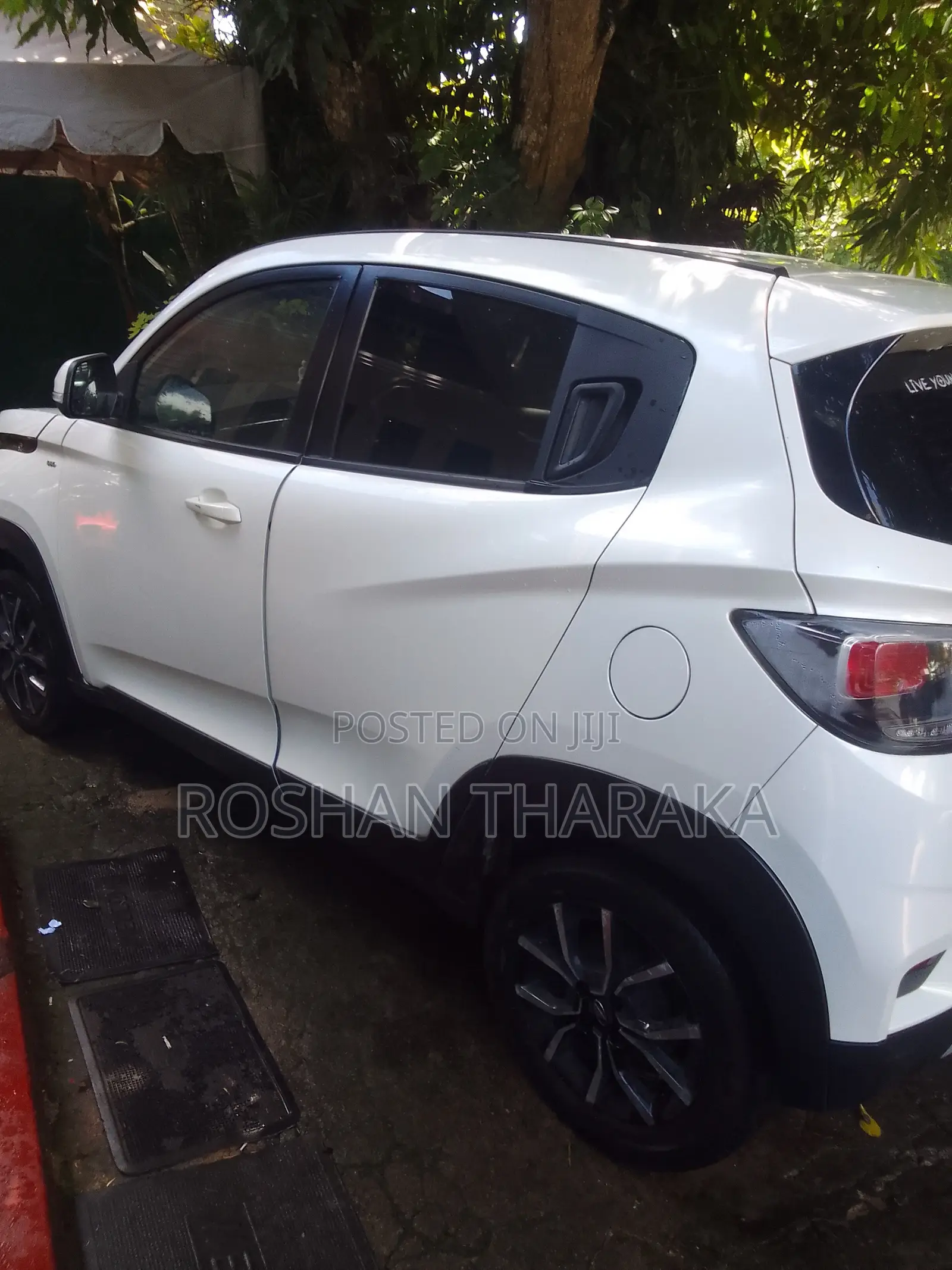 Car 2021 White