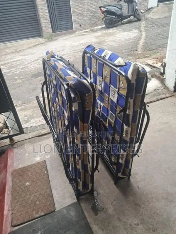 6×2.5 Ft Folding Bed with Mattress