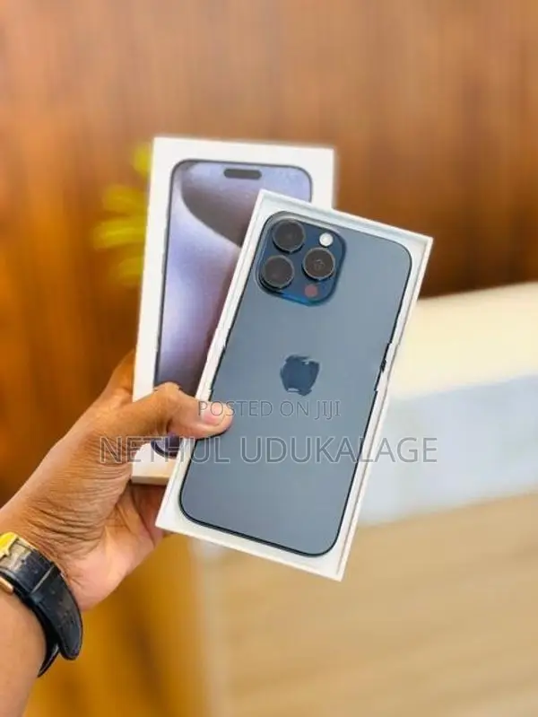 Apple iPhone 15 Pro Max 256GB (Used)