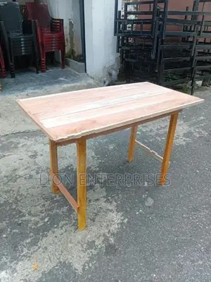 4×2 Alvisia wooden tables