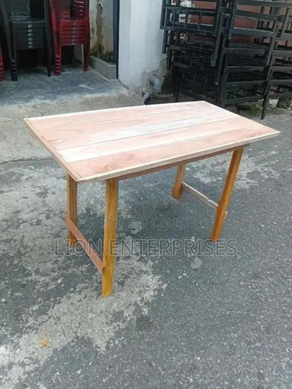 4×2 Alvisia wooden tables