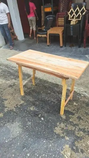 4×2 Tables